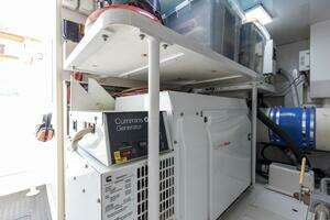 2007 Viking 64 Enclosed Bridge thumbnail 49