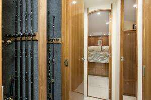 2007 Viking 64 Enclosed Bridge thumbnail 18