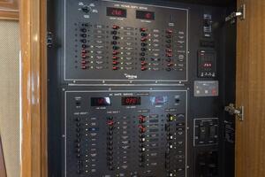 2007 64 Viking Enclosed Bridge Reel Blues Bus Panel