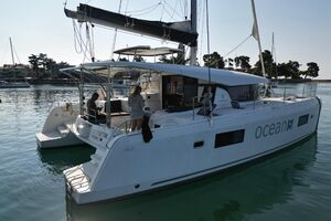 2019-lagoon-42-sail-9941956-20250911034522540-1.jpg