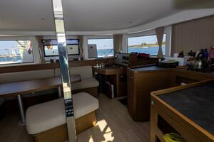 2019-lagoon-42-sail-9941956-20250911034342647-2.jpg