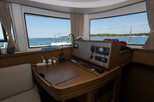 2019-lagoon-42-sail-9941956-20250911034342919-3.jpg