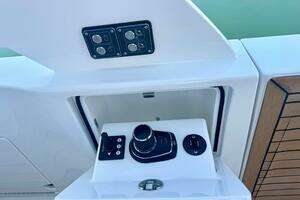2027 Valhalla Boatworks V55 Sport Yacht thumbnail 32