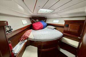 2004 Beneteau 423 thumbnail 22