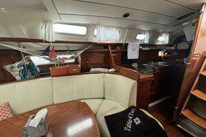 2004 Beneteau 423 thumbnail 17