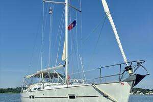 2004 Beneteau 423 thumbnail 3