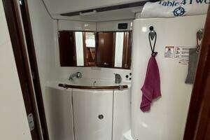 2004 Beneteau 423 thumbnail 26