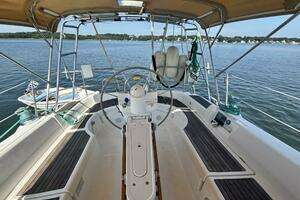 2004 Beneteau 423 thumbnail 10
