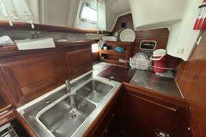 2004 Beneteau 423 thumbnail 21