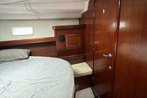 2004 Beneteau 423 thumbnail 23