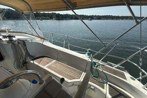 2004 Beneteau 423 thumbnail 12