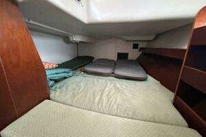 2004 Beneteau 423 thumbnail 29