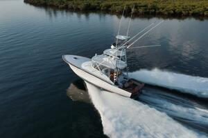 DOG HOUSE 40ft F amp S Yacht For Sale