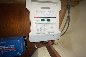 Lyoness 37ft Hunter Yacht For Sale