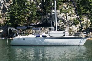 Lyoness 37ft Hunter Yacht For Sale
