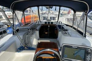 Lyoness 37ft Hunter Yacht For Sale