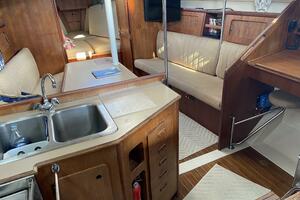 Lyoness 37ft Hunter Yacht For Sale