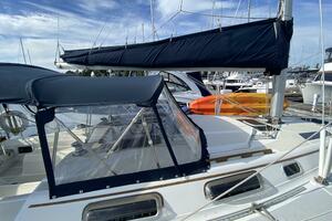 Lyoness 37ft Hunter Yacht For Sale