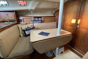 Lyoness 37ft Hunter Yacht For Sale