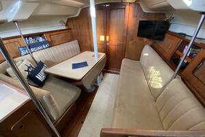Lyoness 37ft Hunter Yacht For Sale