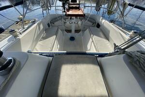 Lyoness 37ft Hunter Yacht For Sale