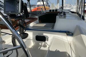 Lyoness 37ft Hunter Yacht For Sale
