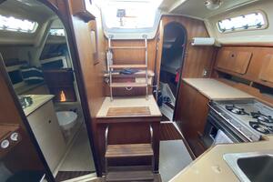 Lyoness 37ft Hunter Yacht For Sale