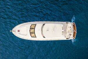 2001 Hatteras Cockpit Motoryacht thumbnail 36