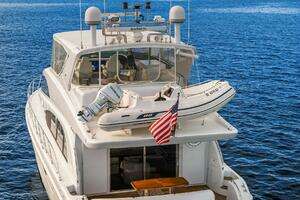 2001 Hatteras Cockpit Motoryacht thumbnail 30