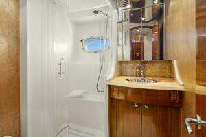 2001 Hatteras Cockpit Motoryacht thumbnail 16