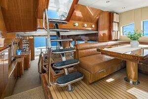 2001 Hatteras Cockpit Motoryacht thumbnail 8