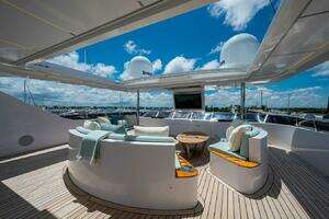 2020 Majesty Yachts 140 thumbnail 13
