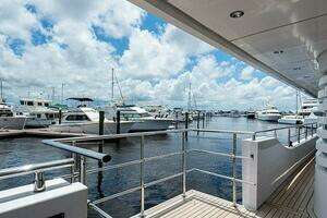 2020 Majesty Yachts 140 thumbnail 22