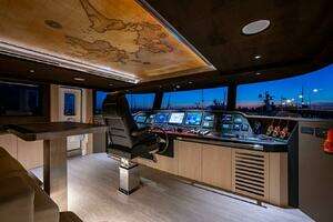 2020 Majesty Yachts 140 thumbnail 31