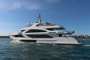 2020 Majesty Yachts 140 thumbnail 4