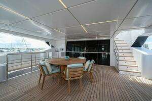 2020 Majesty Yachts 140 thumbnail 18