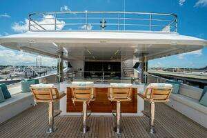 2020 Majesty Yachts 140 thumbnail 17