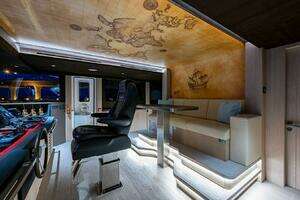 2020 Majesty Yachts 140 thumbnail 32