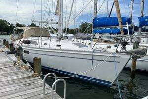 2016 Catalina 445 thumbnail 6