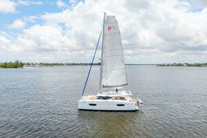 38ft Fountaine Pajot Yacht For Sale