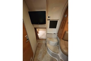 Clean Getaway 31ft Chaparral Yacht For Sale