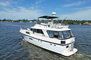 1974 Hatteras Motor Yacht thumbnail 4