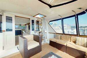 1974 Hatteras Motor Yacht thumbnail 25