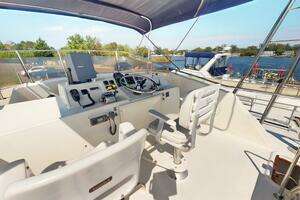 1974 Hatteras Motor Yacht thumbnail 43