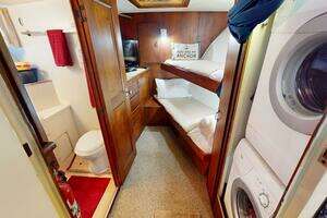1974 Hatteras Motor Yacht thumbnail 31
