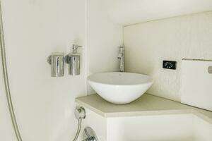 2014 Sunseeker Predator thumbnail 28
