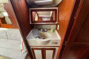 1993 Hunter 33.5 thumbnail 25