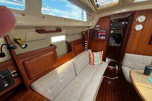 1993 Hunter 33.5 thumbnail 15