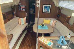 1993 Hunter 33.5 thumbnail 13