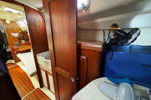 1993 Hunter 33.5 thumbnail 28